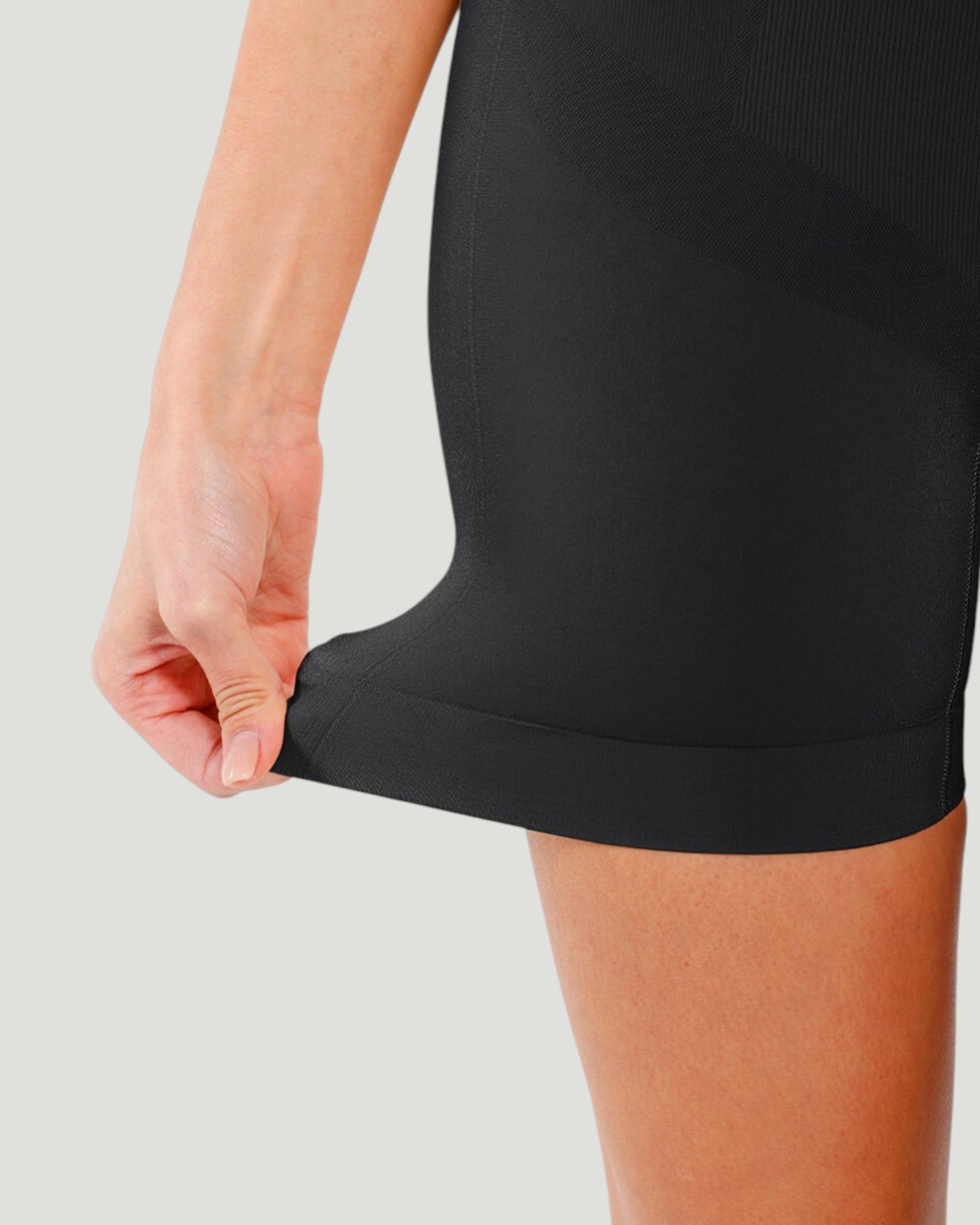 Pear Shapewear Ayla Mid-Thigh Carbon Black 7